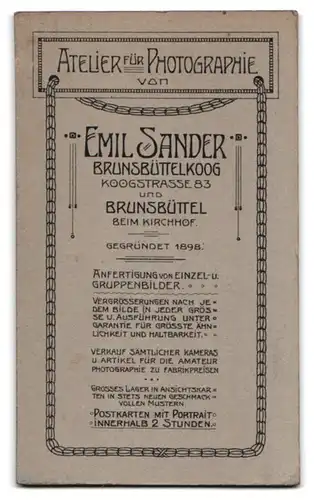 Fotografie Emil Sander, Brunsbüttelkoog, Koogstrasse 83, Süsses Kleinkind im weissen Kleid