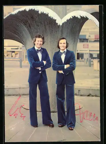 AK Musiker Mike & Tom in Anzügen mit Autograph