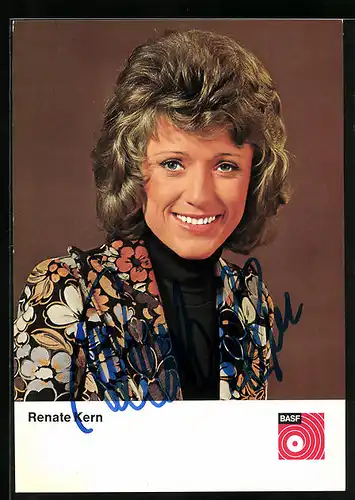 AK Musikerin Renate Kern in geblümter Jacke mit Autograph