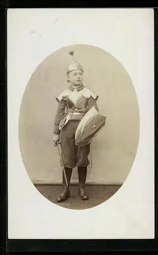 Foto-AK Kostümierter Junge zu Fasching