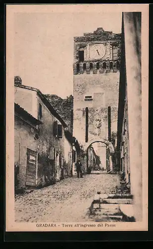 AK Gradara, Torre all`ingresso del Paese
