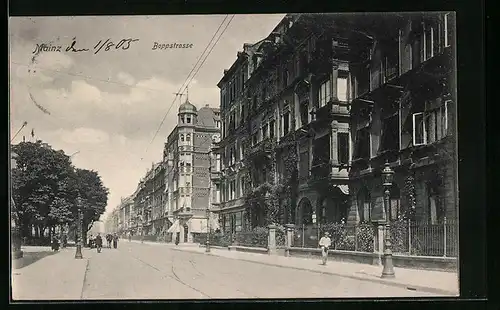 AK Mainz, Boppstrasse mit Passanten