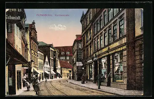 AK Flensburg, Norderstrasse mit Einwohnern