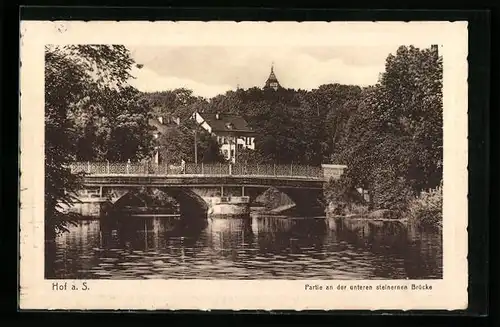 AK Hof a. S., Partie an der unteren steinernen Brücke