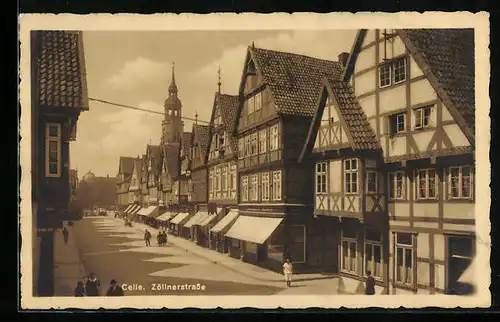 AK Celle, Zöllnerstrasse mit Passanten