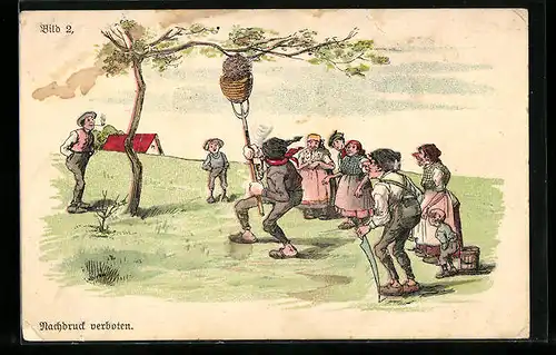 AK Dorfbewohner holen ein Bienenest aus einem Baum