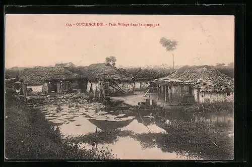 AK Cochinchine, Petit Village dans la campagne