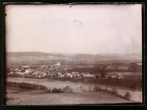 Fotografie Brück & Sohn Meissen, Ansicht Meretitz b. Klösterle a. Eger, Blick über die Eger auf den Ort