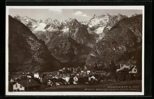 AK Courmayeur, Ortsansicht mit Bergpanorama