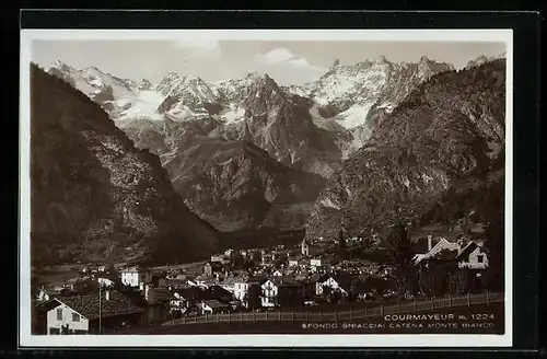 AK Courmayeur, Ortsansicht vor Monte Bianco