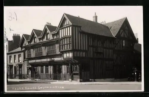 AK Southampton, Tudor House