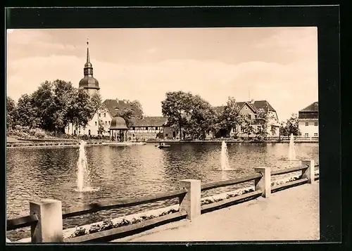 AK Bad Lauchstädt /Kr. Merseburg, Parkteich mit Kirche