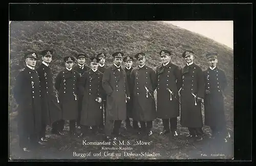 AK Kommandant SMS Möwe Korvetten-Kapitän Burggraf und Graf zu Dohna-Schlodien mit seinen Offizieren