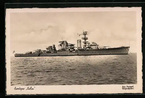 AK Kreuzer Köln der Kriegsmarine vor Anker liegend