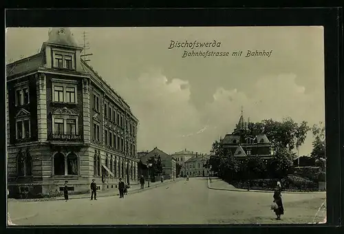 AK Bischofswerda, Bahnhofstrasse mit Bahnhof