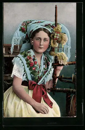 AK Mädchen in Spreewälder Tracht am Spinnrad