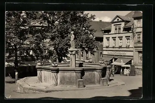 AK Pössneck / Thür., Marktbrunnen (Mauritiusbrunnen)