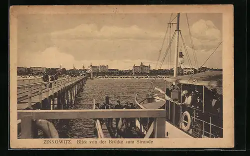 AK Zinnowitz / Usedom, Blick von der Seebrücke zum Strand
