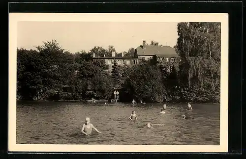 AK Diensdorf / Scharmützelsee, Strandhotel und Seepartie