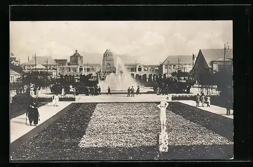 AK Leipzig, Weltausstellung für Buchgewerbe und Graphik 1914, Blick vom Haupteingang nach dem Völkerschlachtdenkmal
