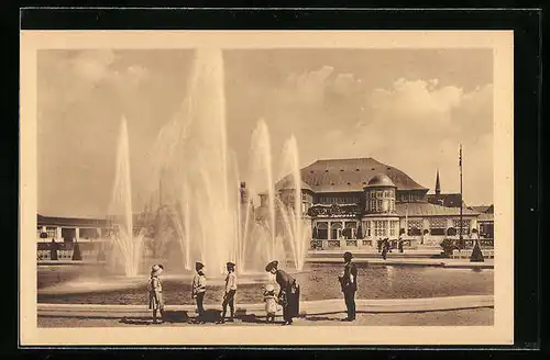 AK Leipzig, Internationale Baufachausstellung mit Sonderausstellungen 1913, Leuchtspringbrunnen vor dem Hauptrestaurant