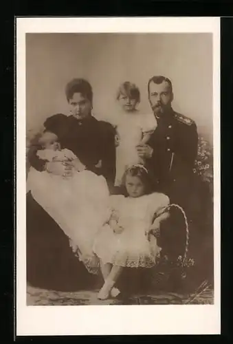 AK Nikolaus II. von Russland mit seiner Gemahlin und den Kindern