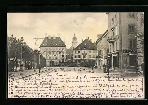 AK La Chaux-de-Fonds, Strassenpartie mit Geschäften