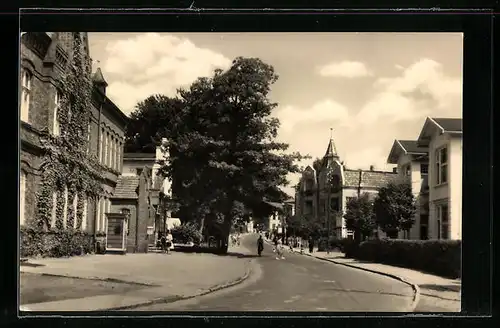 AK Heringsdorf / Usedom, Ernst-Thälmann-Strasse mit Post