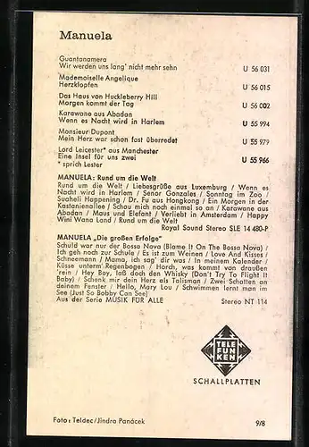 AK Musikerin Manuela mit ernstem Blick, Autograph