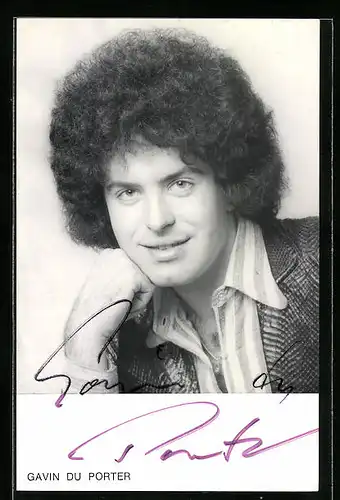 AK Musiker Gavin du Porter mit offenem Hemd, Autograph
