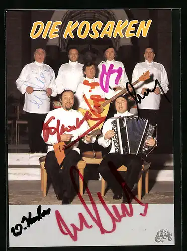 AK Musiker der Gruppe Die Kosaken mit Instrumenten, Autograph