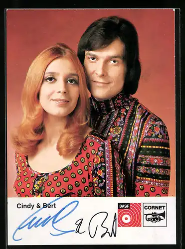 AK Musiker Cindy & Bert im Folklore-Look, Autograph