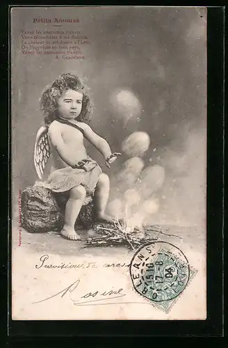 AK Petits Amours, Amor wärmt sich am Feuer