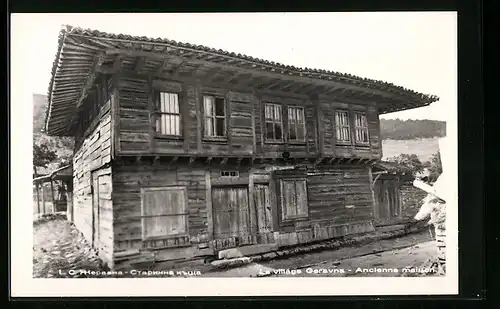 AK Geravna, Le village, Ancienne maison