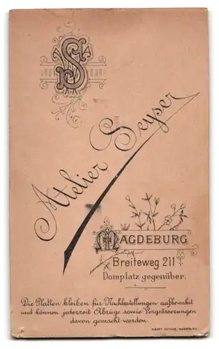 Fotografie Atelier Seyser, Magdeburg, Breiteweg 211, Bürgerliche Dame im eleganten Kleid