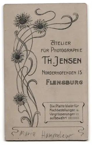 Fotografie Th. Jensen, Flensburg, Norderhofenden 15, Junges Mädchen im Kleid