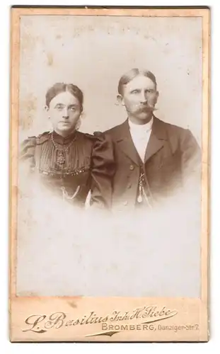 Fotografie L. Basilius, Bromberg, Danziger-Str. 7, Junges Paar in hübscher Kleidung
