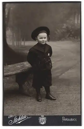 Fotografie Atelier Stoklas, Pardubice, Niedlicher Junge in eleganter Kleidung