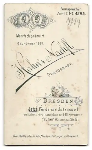 Fotografie Hahn's Nachf., Dresden, Ferdinandstr. 11, Eisenbahner in Uniform mit Orden