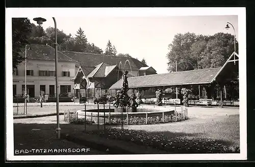 AK Bad Tatzmannsdorf, Ortspartie mit Springbrunnen