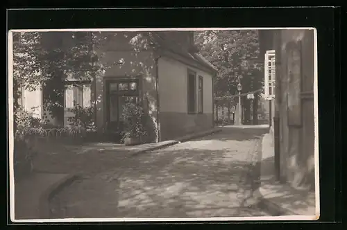 AK Bünde i. W., Strassenpartie im Sonnenlicht
