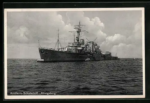 AK Artillerie-Schulschiff Königsberg auf See