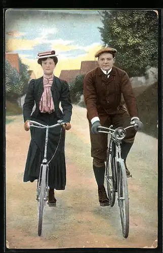 AK Dame und Herr beim Fahrrad fahren