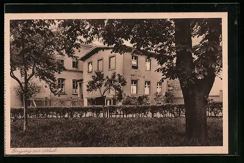 AK Berlin, Marthashof, Kindergarten und Hort in der Schwedterstr. 37 /40, Eingang zur Schule