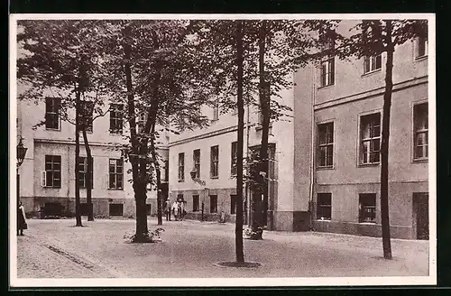 AK Berlin, Erste Höhere Handelsschule und Erste Handelsschule für Mädchen, Niederwallstrasse 12, Schulhof