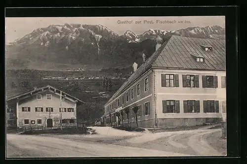 AK Fischbach am Inn, Gasthof zur Post, Strassenansicht mit Bergkulisse