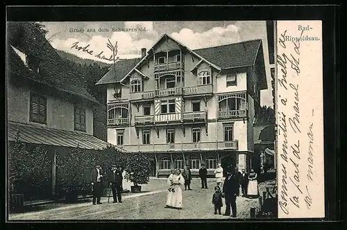 AK Bad-Rippoldsau /Schwarzwald, Gäste vor einem Hotel