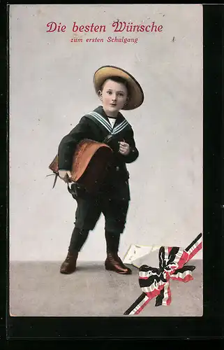 AK Kleiner Junge im Matrosen-Anzug mit Hut und Ranzen