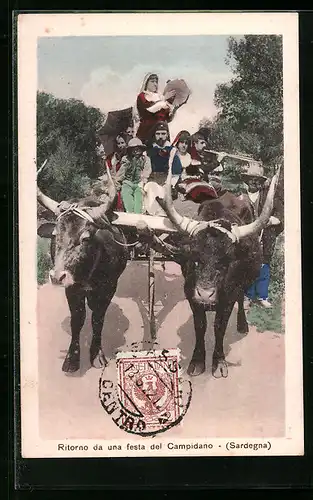 AK Sassari, Ritorno da una festa del Campidano, Trachtenträger auf einem Ochsenkarren