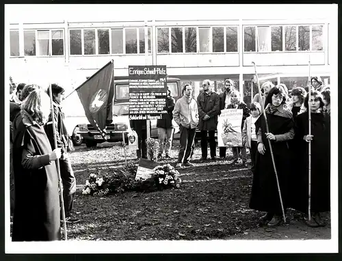 7 Fotografien W. Seehafer, Bremen, Ansicht Bremen, Demonstration für ein freies Nicaragua 1984, Präsident-Kennedy-Platz